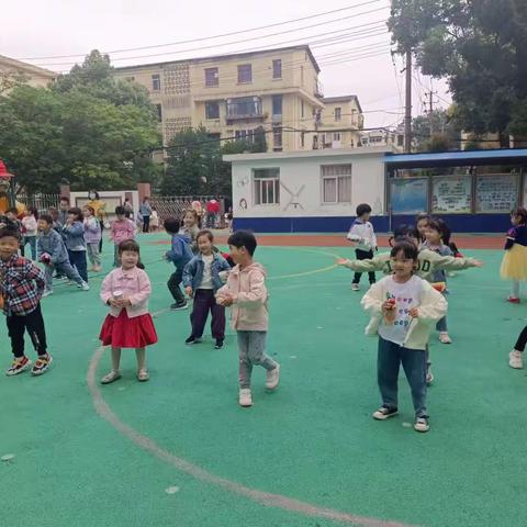 蓝天第一幼儿园中一班母亲节护蛋行动