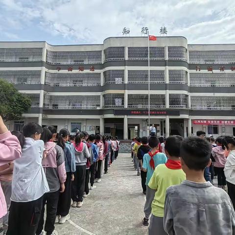 以“练”筑防，临“震”不慌—龙车小学“5.12”地震演练暨应急知识培训