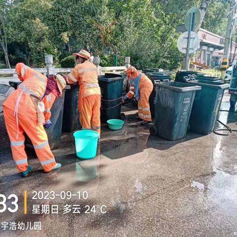 集中开展大擦洗、大冲洗活动，提升环境换新颜