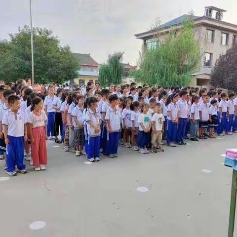 杨村小学秋季开学典礼