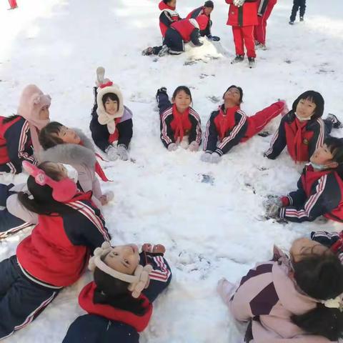 兴仁小学三年一班记录2023年的第一场雪