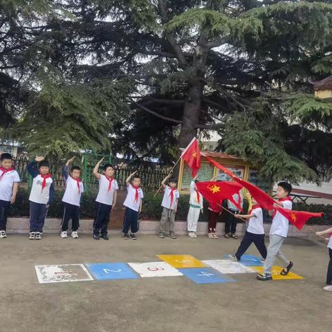 “学习二十大，争做好队员”临涧镇余粮店小学新队员分批入队仪式