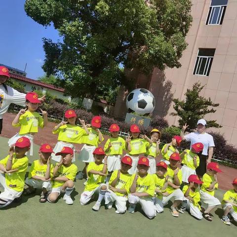 火车站幼儿园移动课堂__幼小衔接之参观小学