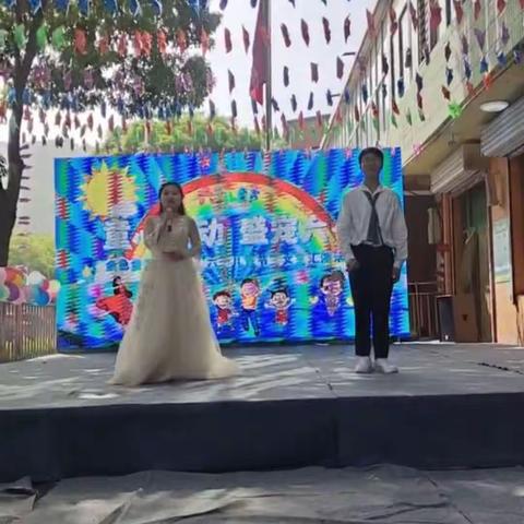 心中有爱❤️眼里有光✨，祖国的花朵🌸父母的星星✨爷爷奶奶的心肝，外公外婆的宝贝，今天一定是你最开心的