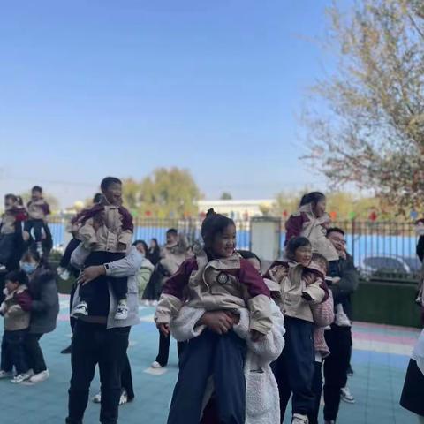 一起“趣”运动、越来“悦”健康 —— 新密市白寨镇郑培幼儿园亲子运动会