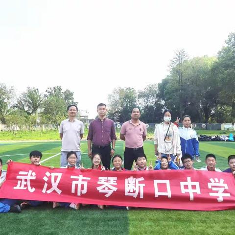 以“劳”启智   以“动”润德——武汉市琴断口中学劳动教育实践基地共建共享活动报道2