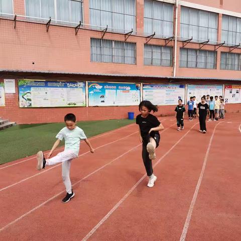 田径训练 快乐成长—泸县龙城俱乐部喻寺小学分训点田径班训练花絮（10）