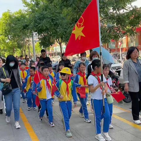 走进消防队  致敬逆行者  府前街小学三年级一班走进消防大队实践活动
