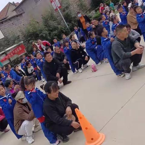 新汶街道黄山幼儿园“我的航天梦”亲子运动会