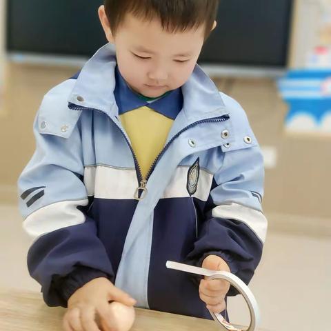 吾悦园小四班《蛋宝宝站起来》