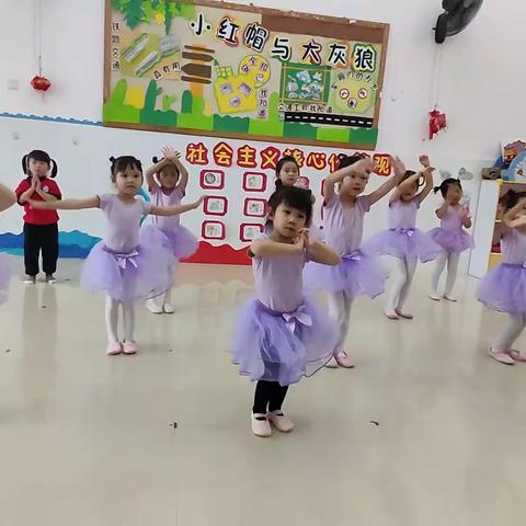 马宫街道中心幼儿园——小班舞蹈