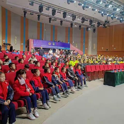 “文明交通 你我同行”——库尔勒市第四小学交通安全教育