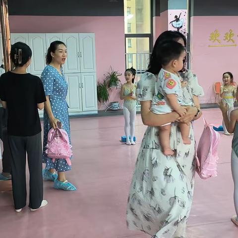 欢欢舞蹈亚龙一级班