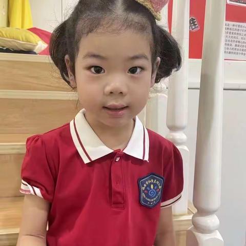 红黄蓝幼儿园小班凌梦琪成长季