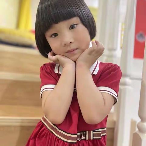 红黄蓝幼儿园小班陈知雨成长季