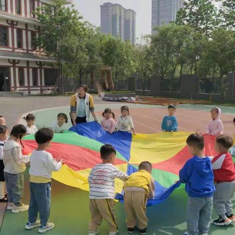 关爱学生，幸福成长