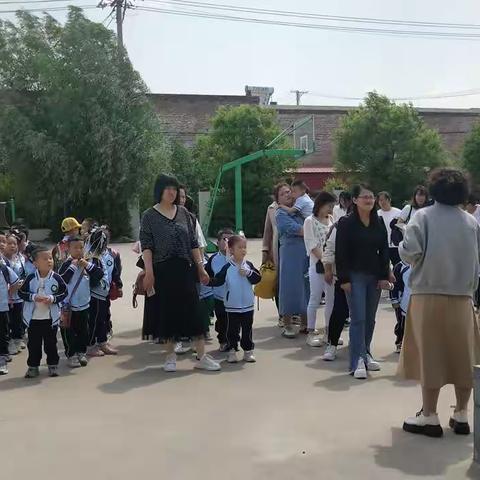 北云支小学附设幼儿园——【田园书院春日活动】汉服游园、开笔礼、投壶、蹴鞠、——感受中华传统文化之礼