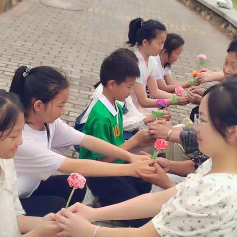 浓浓春晖情，悠悠寸草心"暨献礼母亲节﻿尤溪县第二实验小学四（1）家委会社会实践活动简讯