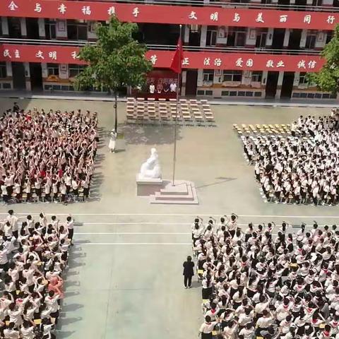 春水街道邵元小学《情暖校园 舞动梦想》课桌舞展演