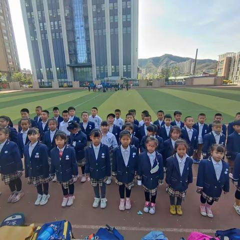 【南小区   小学】 《快乐体育   快乐成长》