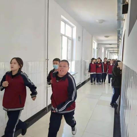 锡市蒙古族中学—“5.12防灾减灾日”安全疏散演练活动