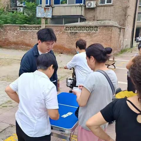 工行保定七一支行开展“金融教育宣传月”宣传活动