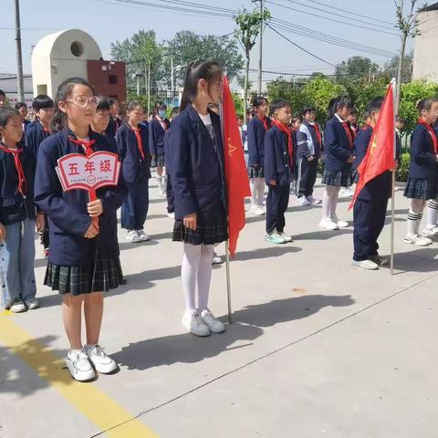 小小花朵——招贤小学幼儿园升旗仪式