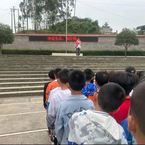 “珍爱生命，预防溺水”——资中县明心寺镇万福小学防溺水安全教育活动