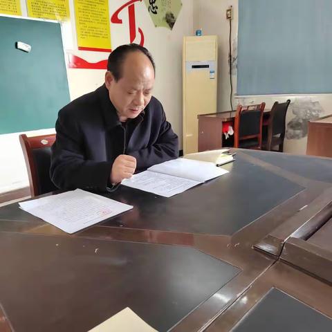 黑龙潭镇初级中学“爱心助学，情满暖冬”活动顺利开展