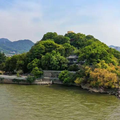 传承红色基因 赓续红色血脉——暨实验小学一（2）中队暑期社会实践活动