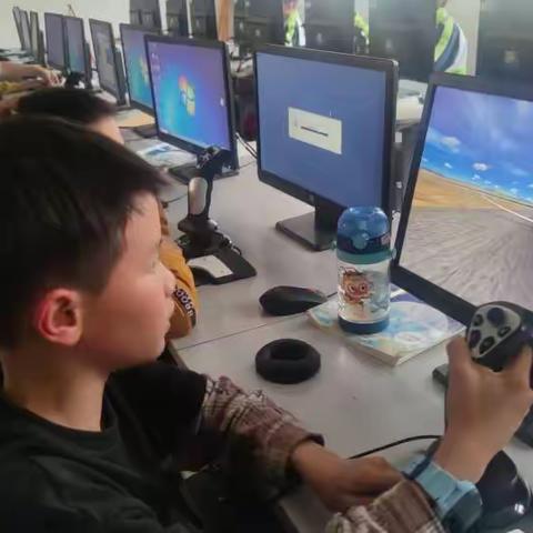 九龙学校模拟飞行活动纪实