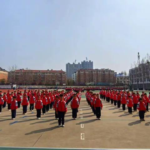 承国粹齐诵弟子规 强体魄共展兴志心 ——兴华学校二年级武术操活动展示