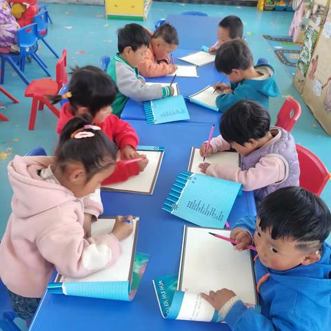 柳沟乡中心幼儿园小班四月份活动掠影