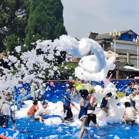 龙王幼儿园“泡沫之夏”亲子活动