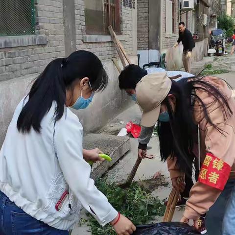 柏树林社区卫生服务中心开展“脚步量碑林 方寸见民心”服务实践活动