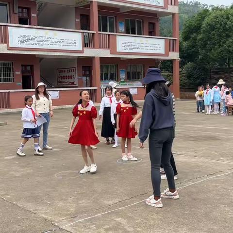 不负时光，最美绽放，在朗诵中遇见最美的自己！——记八公分小学朗诵比赛