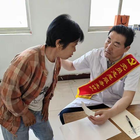 党建+健康，为民送健康。