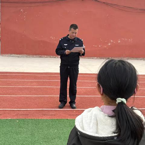 法治进校园 普法助成长——杨庄小学开展法治宣传活动