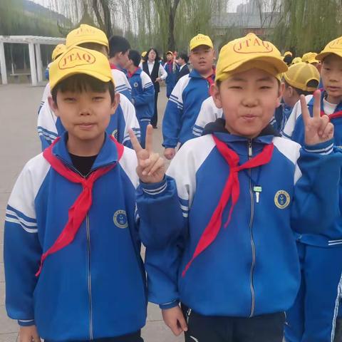感受劳动之美，共享劳动快乐——记焉哉小学六年级一班“五一”劳动节活动