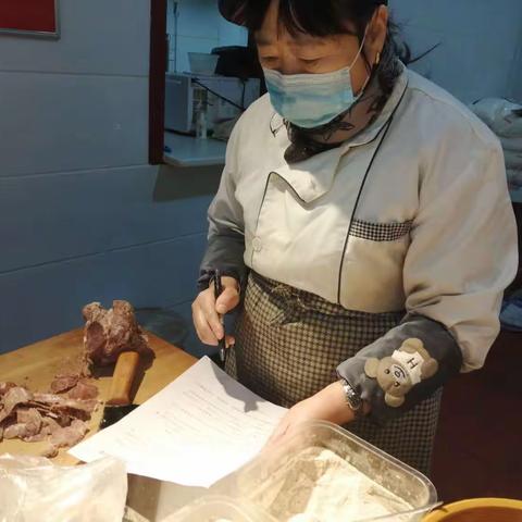 新兴街道瑞金社区开展“优化营商环境”宣传活动