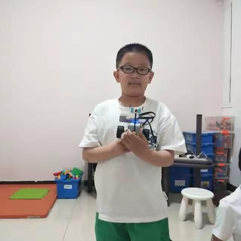 Wedo2.0《麦乐机器人》