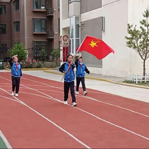 学习二十大 争做好队员 尖草坪区赵庄小学开展2023年少先队员入队仪式