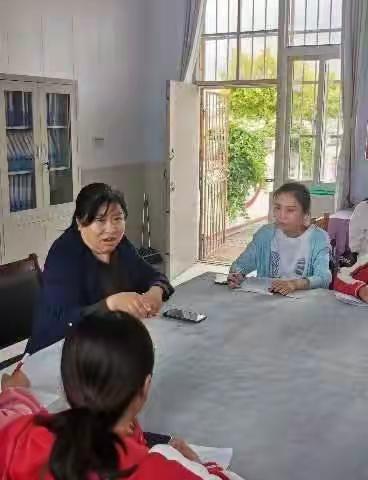 滦州市榛子镇东营小学召开教学质量提升工作会议（一）