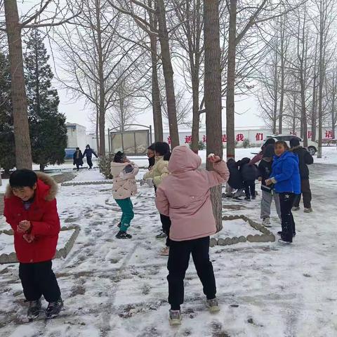 相约校园，尽享冰雪乐趣——吴家庄小学“双减”趣味活动