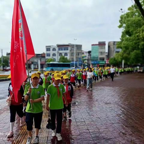 “参观科技馆 ，放飞科学梦”----瑞昌二小组织学生参加潘际銮科技馆体验活动