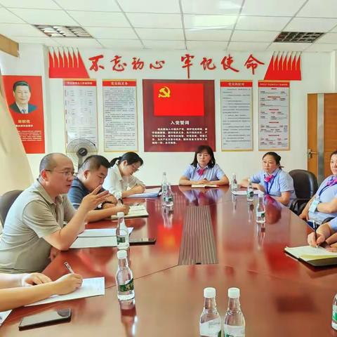 昆明东管理处党委委员、副处长卢麟一行到昆石分处沿线各收费站调研