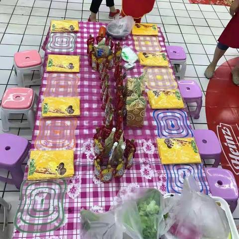 广缘超市丰润光华道店携手亨氏厂家开展“六一欢乐童年，亨氏小小售货员”亲子活动