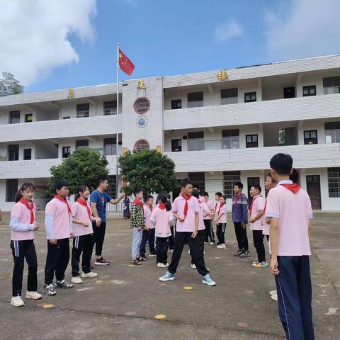 校际交流促成长，携手同行教学路