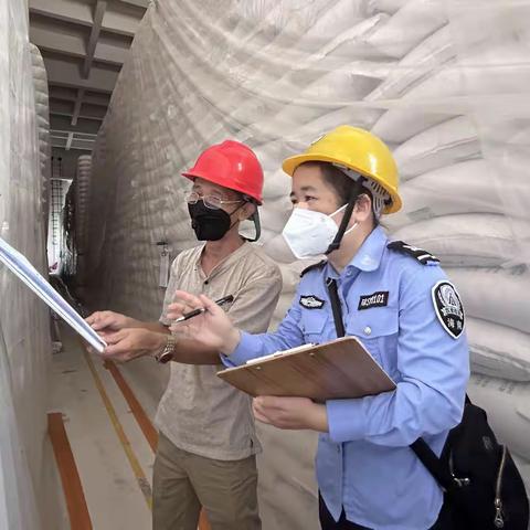 市农业检测中心粮油质监站前往军粮供应站模拟练习包装粮食扦样