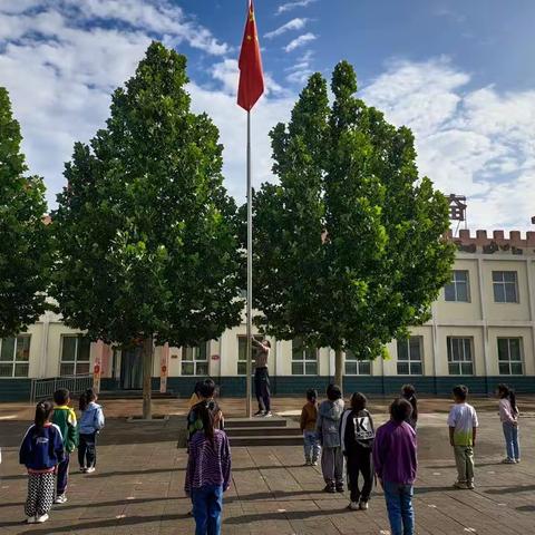 关爱学生幸福成长‖范庄小学六一儿童节升旗仪式